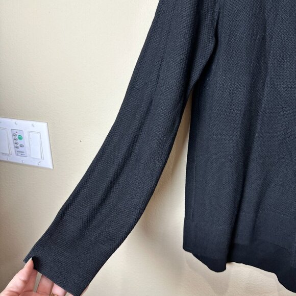 NWT GAP Waffle Weave Knit Crew Neck Sweater Black Size Large - Picture 4 of 8